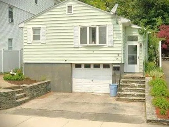 331 Hamilton St, Worcester, MA 01604