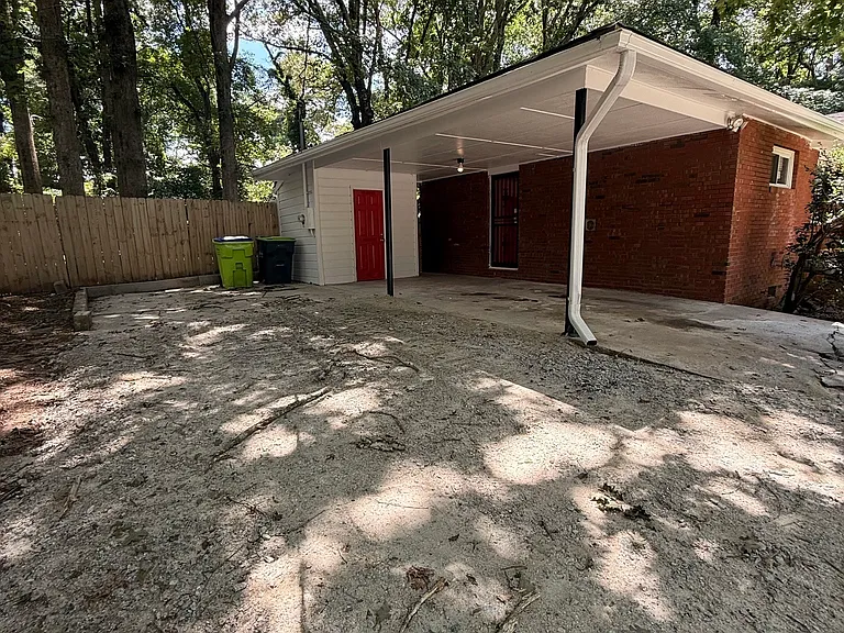 317 Hilltop Circle Ext SW — Photo 2