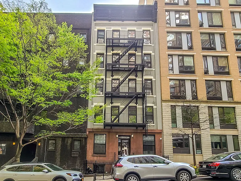 216 E 95th St #1W — Photo 11