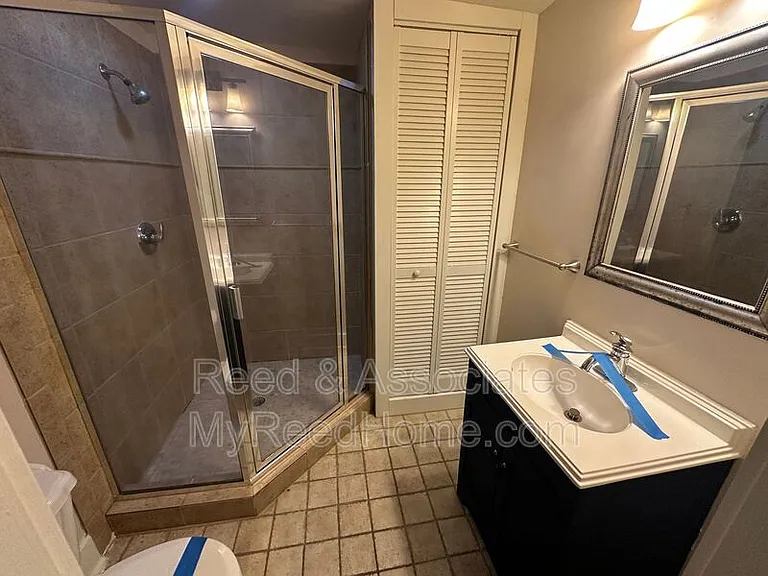 1042 Blythe St — Photo 13
