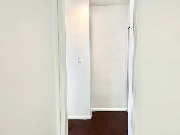 7120 Hawthorn Ave — Photo 10