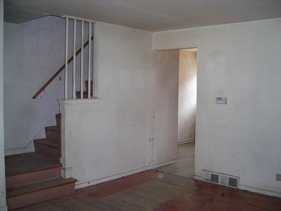 4th image of 4855 Carol St #D