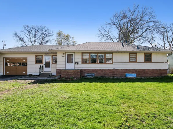 5912 Pearson Dr, Brooklyn Center, MN 55429