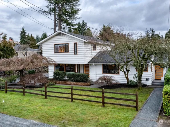9016 2nd Avenue NE, Seattle, WA 98115
