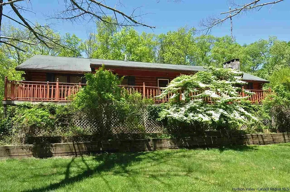 3 bed, 2658 sqft, $100 — Photo 1