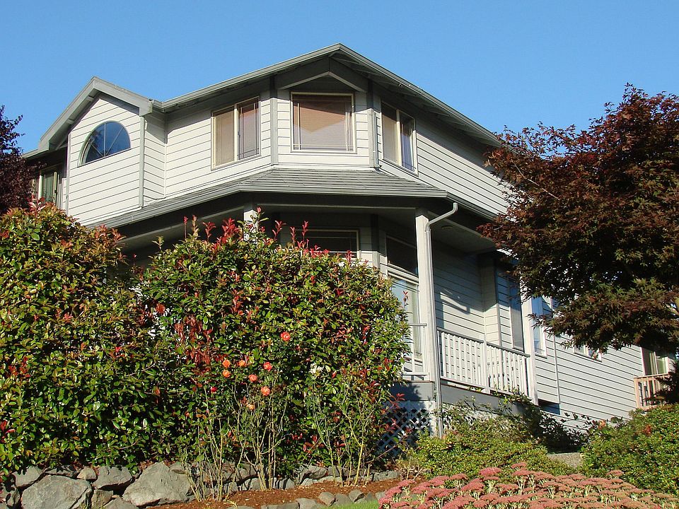 1st image of 4705 Osprey Dr NE