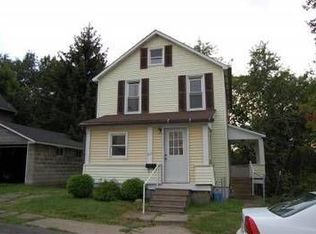 613 Riverside Ave, Grove City, PA 16127