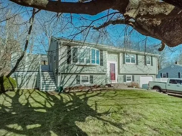 27 Grandview Dr, West Warwick, RI 02893