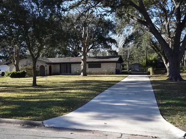 308 Edgewood St, League City, TX 77573