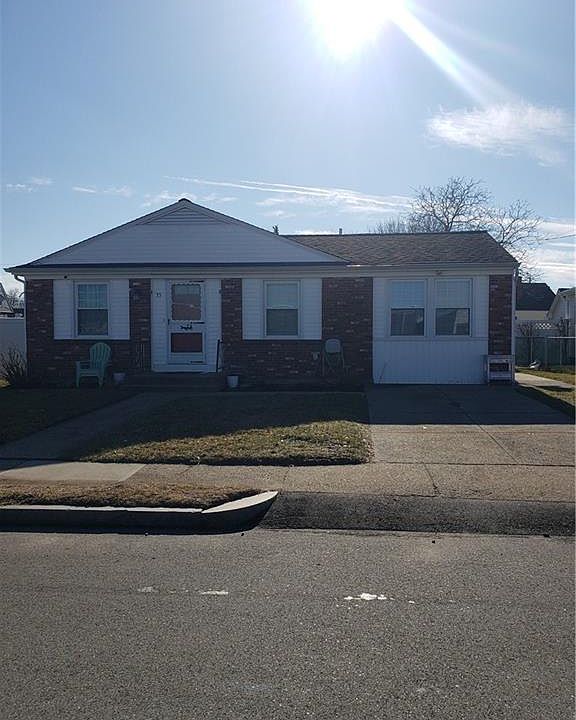 1st image of 35 Taylor Dr E
