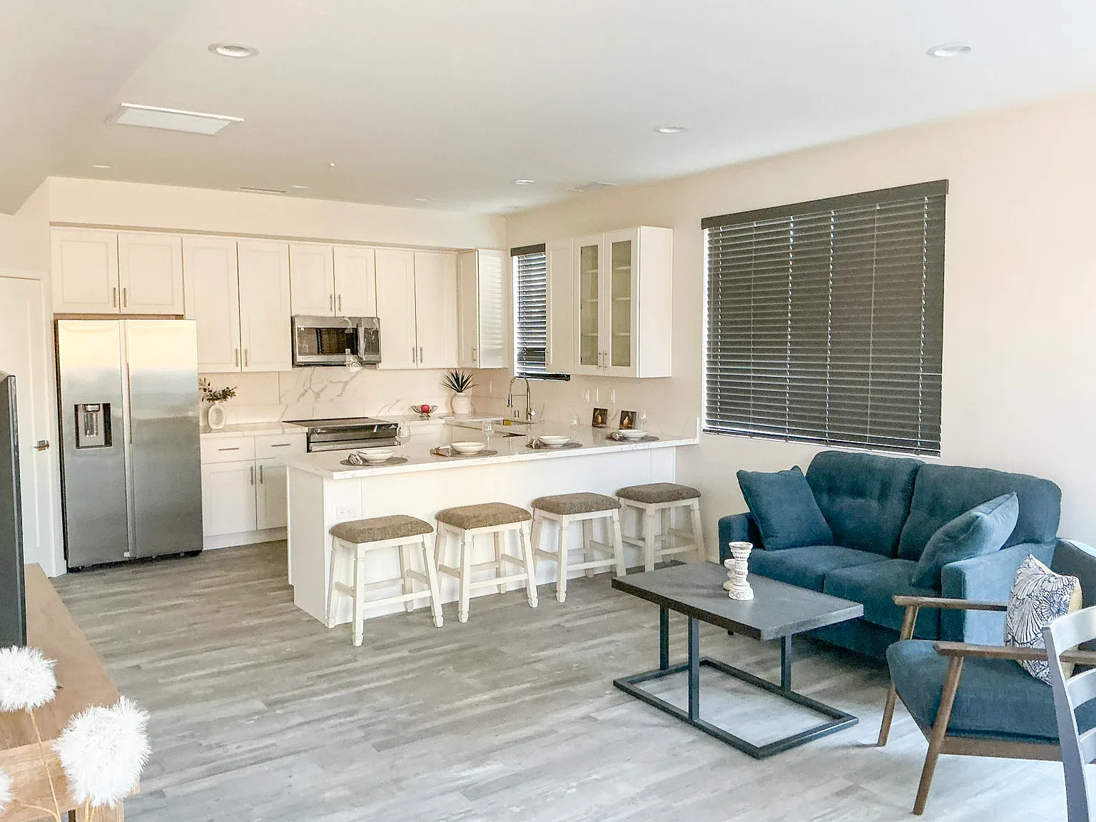 3 bed, 2.5 bath, 1310 sqft, $3,645 — Photo 4