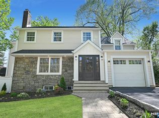 84 Grayson Pl, Teaneck, NJ 07666