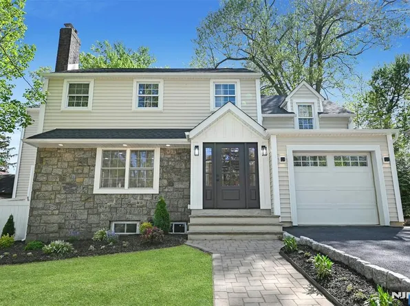 84 Grayson Pl, Teaneck, NJ 07666
