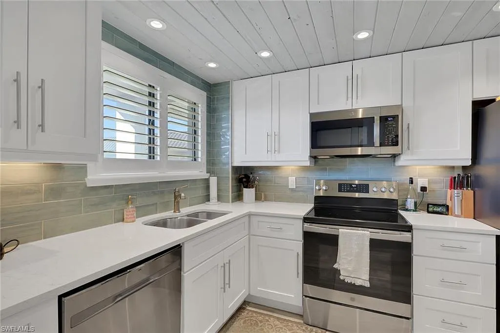 Centre Court Condo — Photo 4