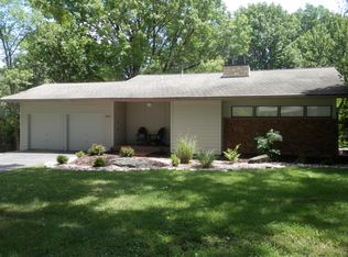 8009 Dearborn Dr, Prairie Village, KS 66208