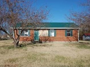 208 Austin Dr, Portland, TN 37148