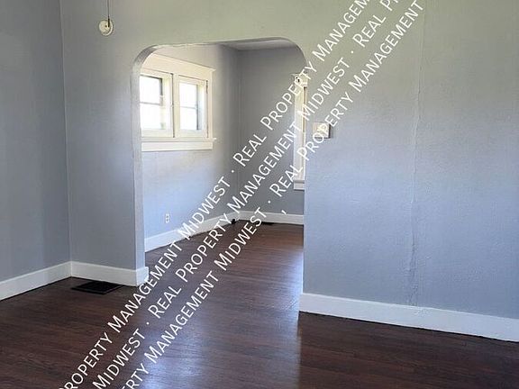 5th image of 257 Medford St