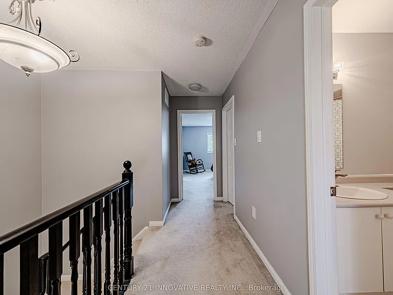 28 Samandria Ave #UPPER — Photo 22