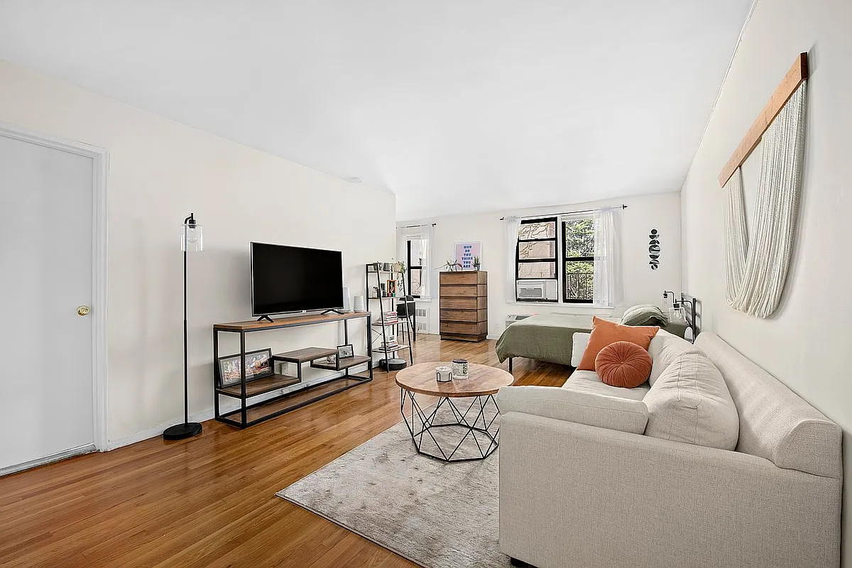 140 7th Ave APT 5A photo 1