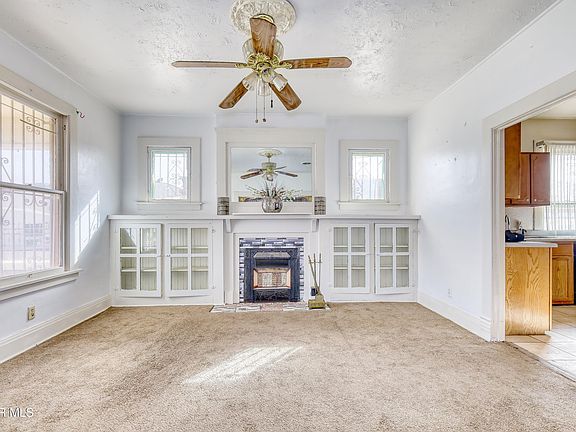 4th image of 3418 E Yandell Dr