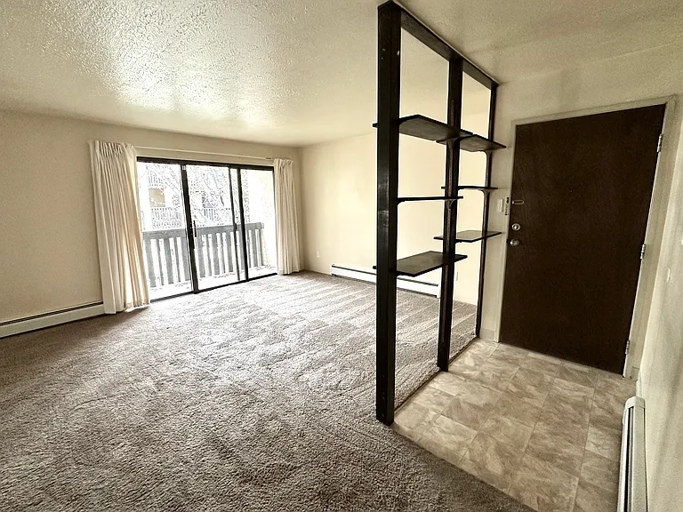 Living Room 1718-B2