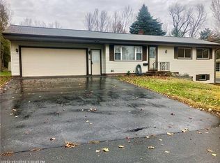 20 Valley St, Lewiston, ME 04240