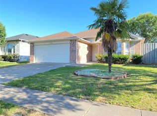 1913 Fox Meadow Trl, Grand Prairie, TX 75052