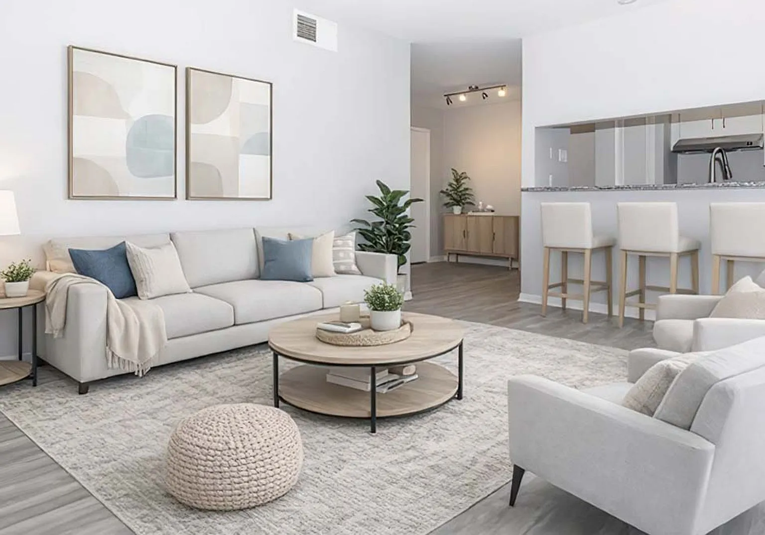 Pelican Reef Apartments — Photo 1
