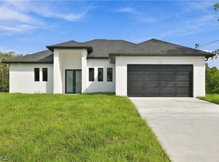631 Foxchase Dr, Lehigh Acres, FL 33974