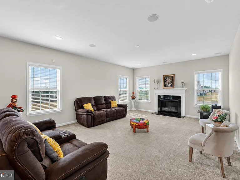 40 Gina Dr — Photo 12