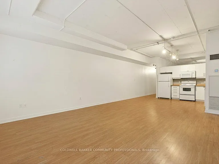 120 Jackson St W — Photo 30