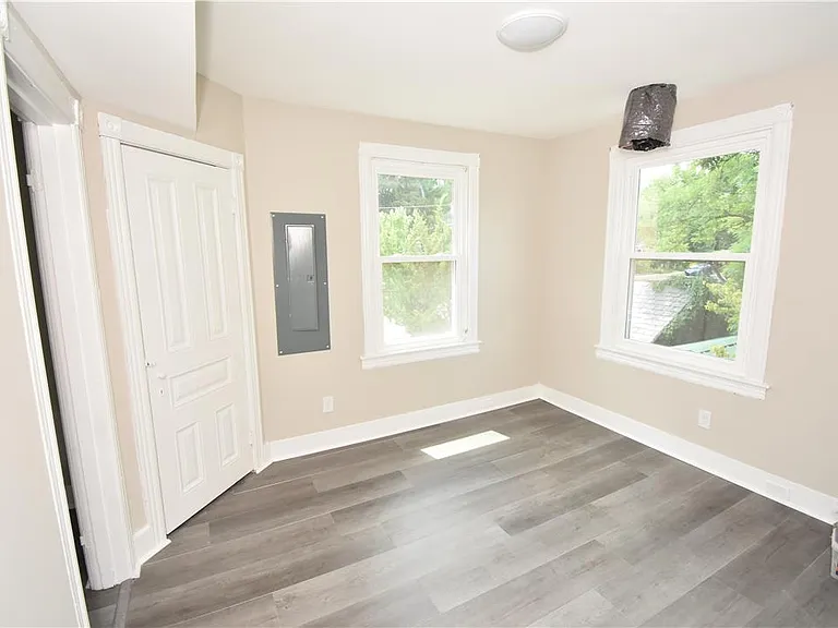 219 W Burke St #2 — Photo 7
