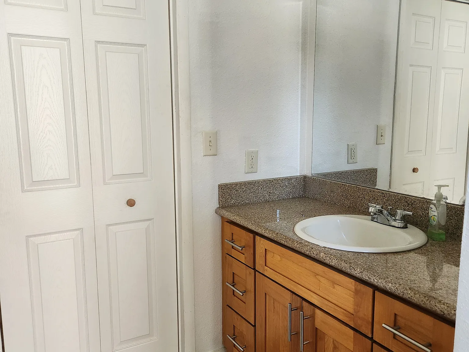 2 bed, 1142 sqft, $3,000 — Photo 2