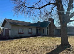 1 Maple Grv, Madison, WI 53719