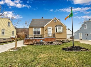 26 Spruce Rd, Amherst, NY 14226