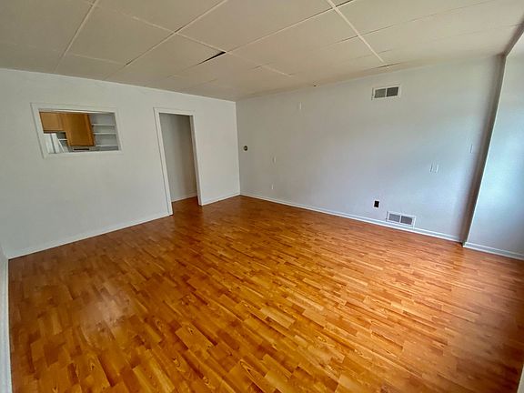 2nd image of 400 Perrin St #402