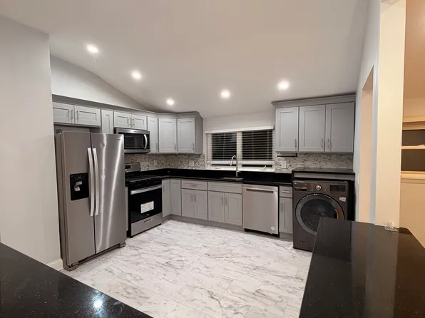 424 Jefferson Ave #3, Staten Island, NY 10306