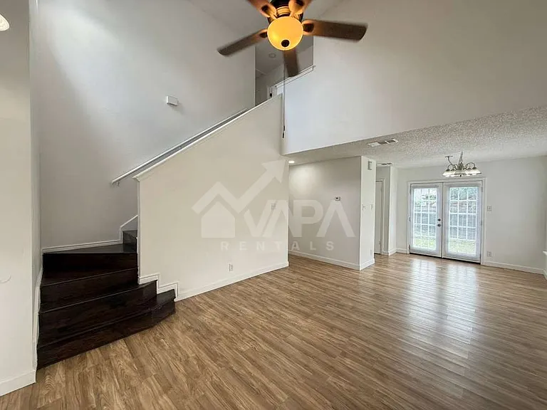 3230 Bear Springs Dr — Photo 4