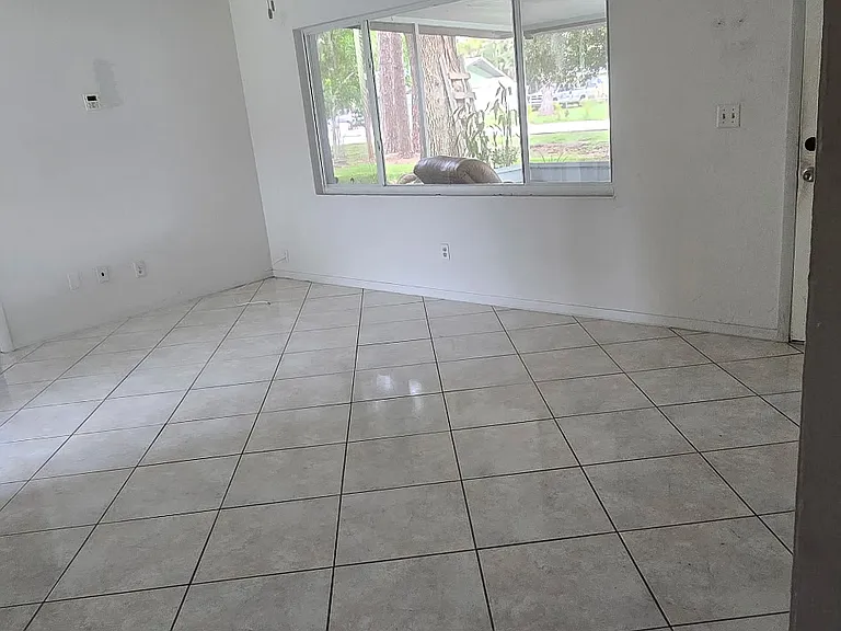 526 Monterey St — Photo 3