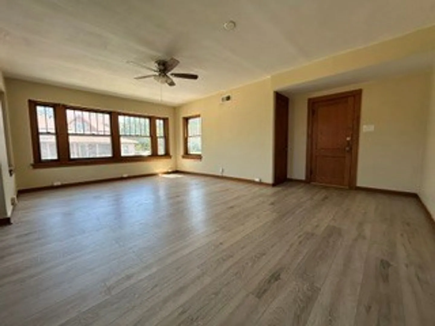 Spacious Apartment! — Photo 2