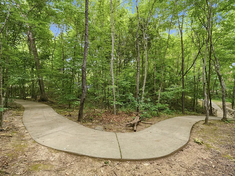 2147 Ashley River Rd — Photo 35