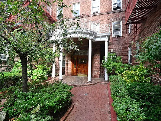 Sold by Keller Williams Realty Landmark | media 4