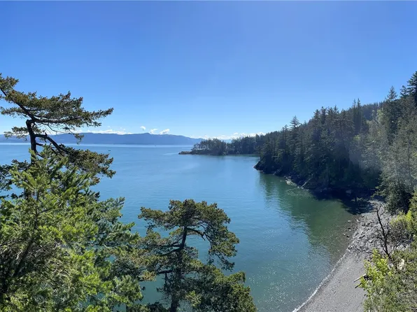 1106 Beach Ave, Lummi Island, WA 98262