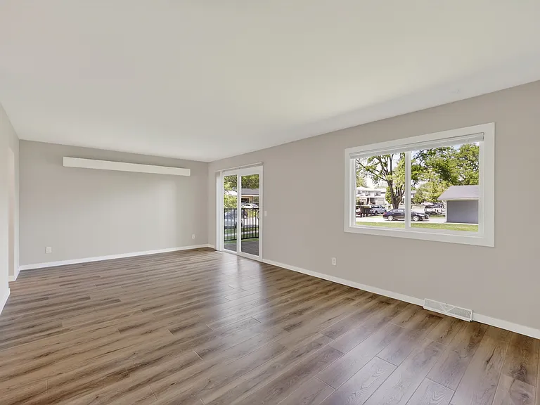 6314 Maywood Ave — Photo 9
