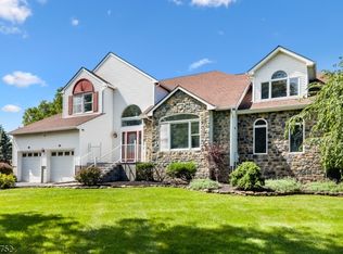 3 Hughey Ln, Hillsborough, NJ 08844