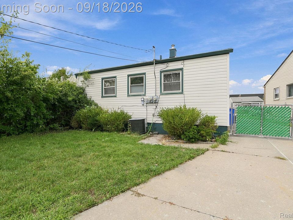 22434 Hillock Ave, photo 6