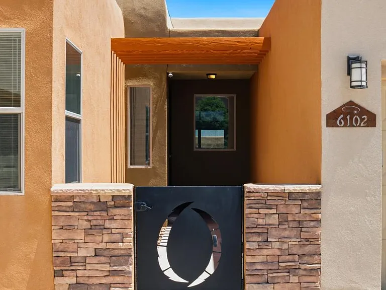 6102 Pecos Trail Dr NE — Photo 3