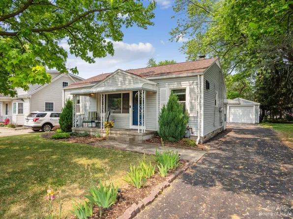 2255 Vivian Rd, Monroe, MI 48162