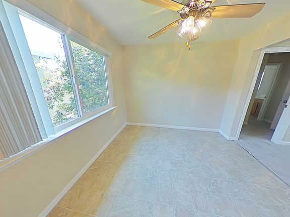 4th image of 15 Coleman Pl #9