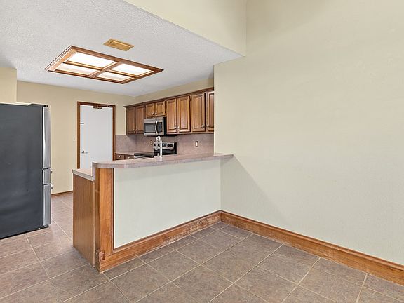 4th image of 1206 Palm Blvd